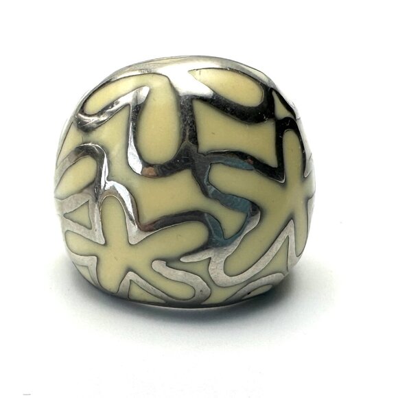 Vintage Floral Dome Ring by B. Steel - Cream Resin with Silver— Size 7 US— EUC - Picture 1 of 9